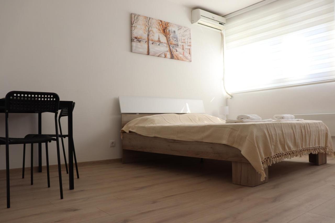 Ferienwohnung Apartman Lena Banovo Brdo Belgrad Exterior foto